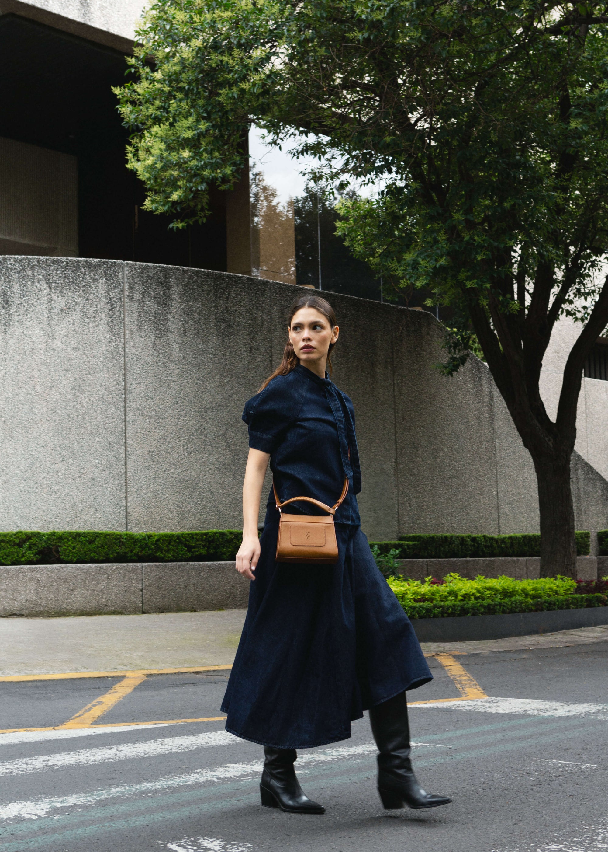 Model with Panthera Mini Brown