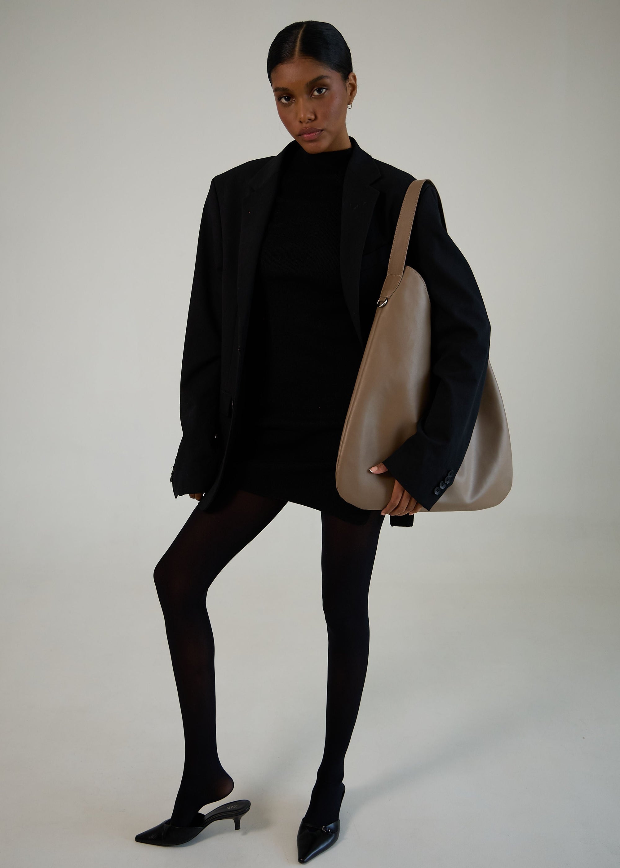 Raiz Carryall Beige – Sentient | Olive-Based Leather Hobo