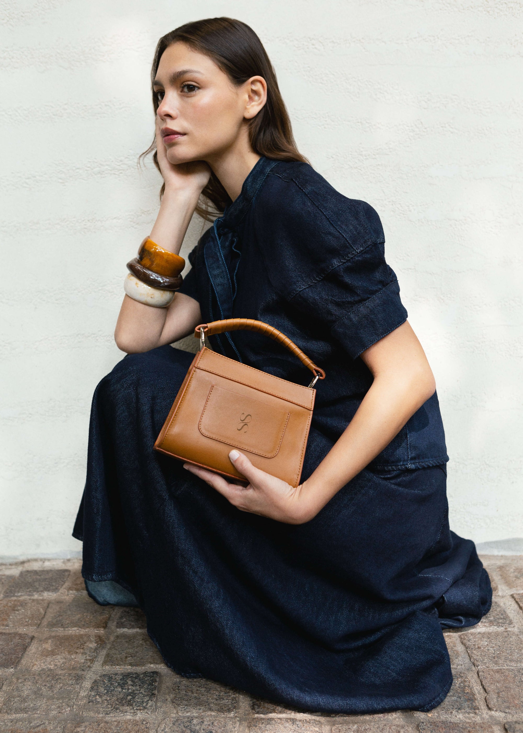 Model with Panthera Mini Brown